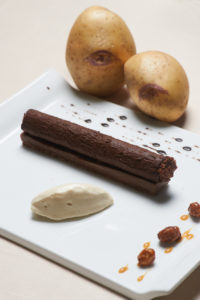 Cigare chocolat vanille et crème glacée de Blue Belle - Chef Laurent Bacquer ©B.Galéron/Germicopa